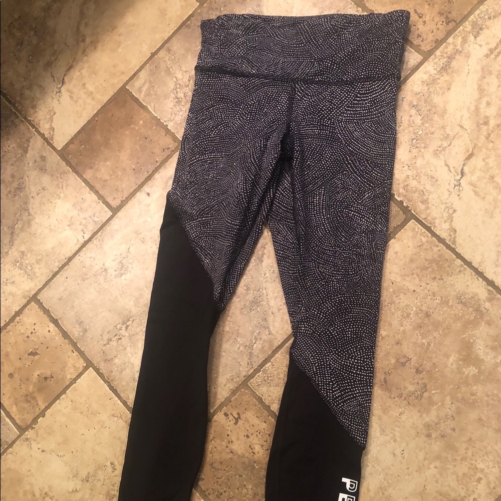 Peloton Lululemon wunder under colorblock